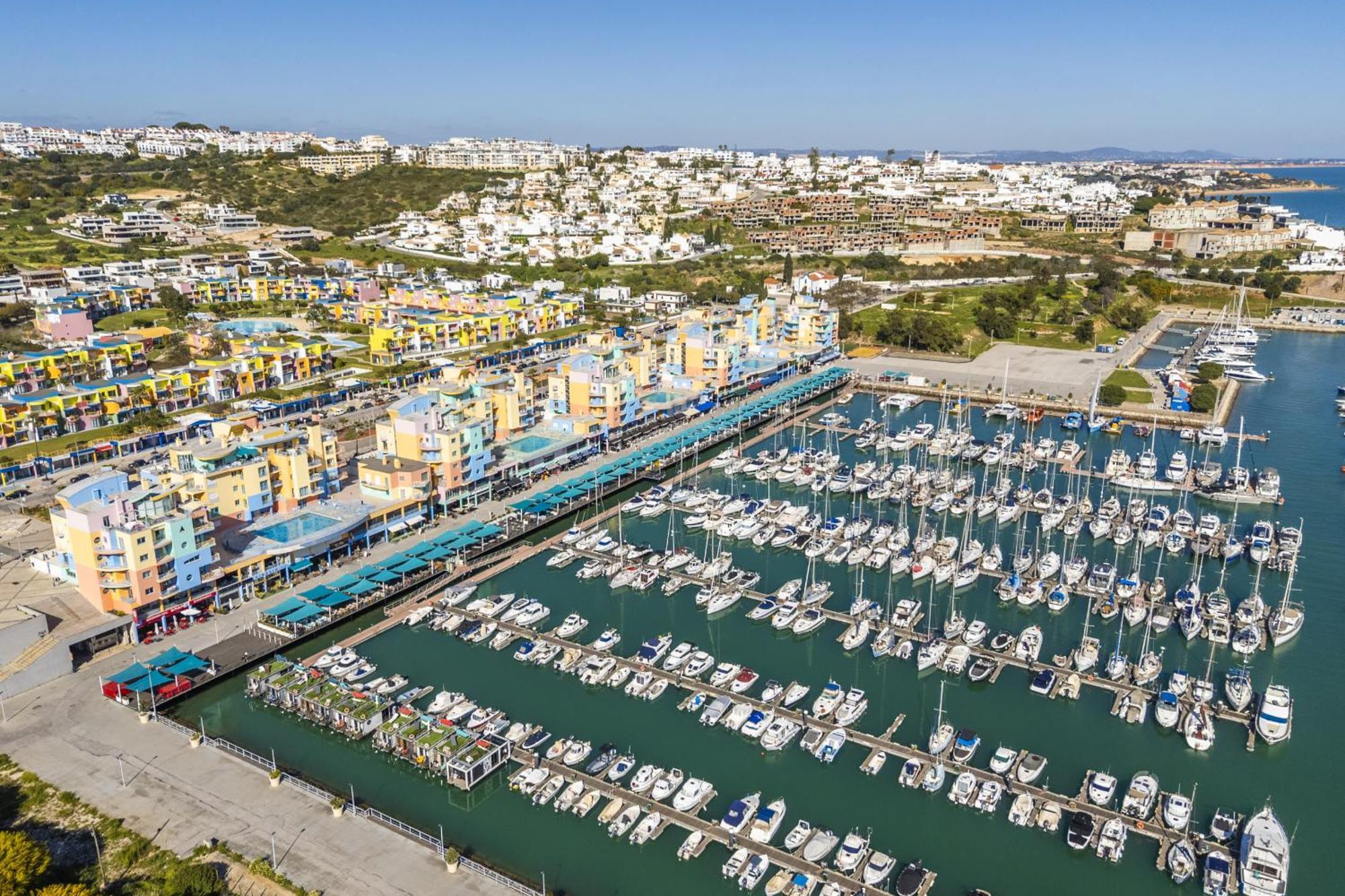 Marina Breeze Apartment With Pool - 900M From The Beach Albufeira Exteriör bild