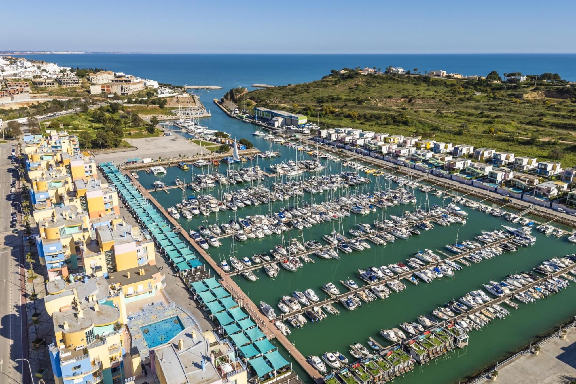 Marina Breeze Apartment With Pool - 900M From The Beach Albufeira Exteriör bild