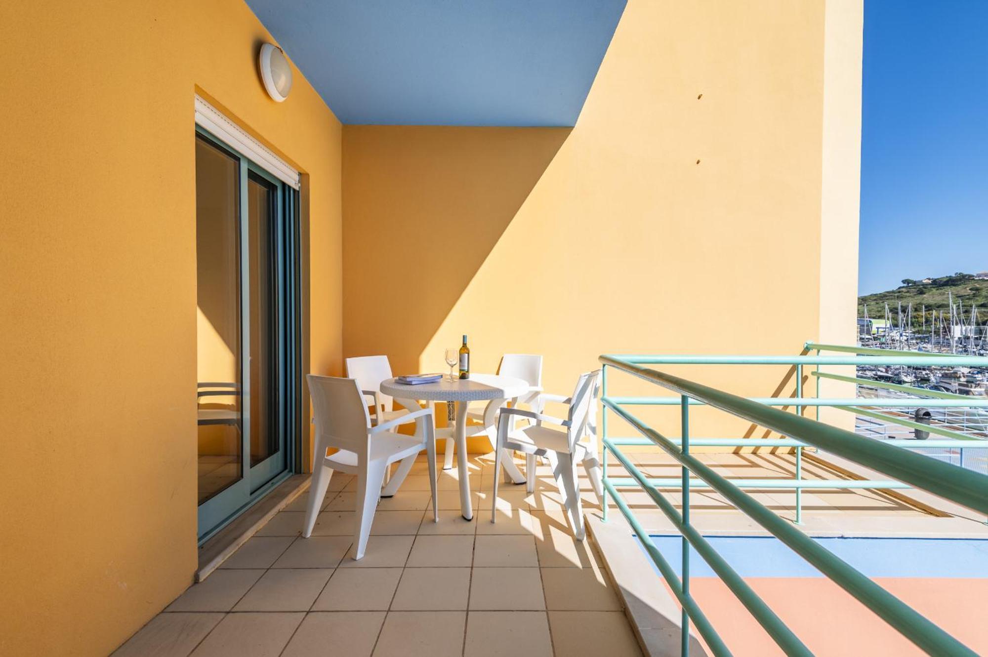 Marina Breeze Apartment With Pool - 900M From The Beach Albufeira Exteriör bild