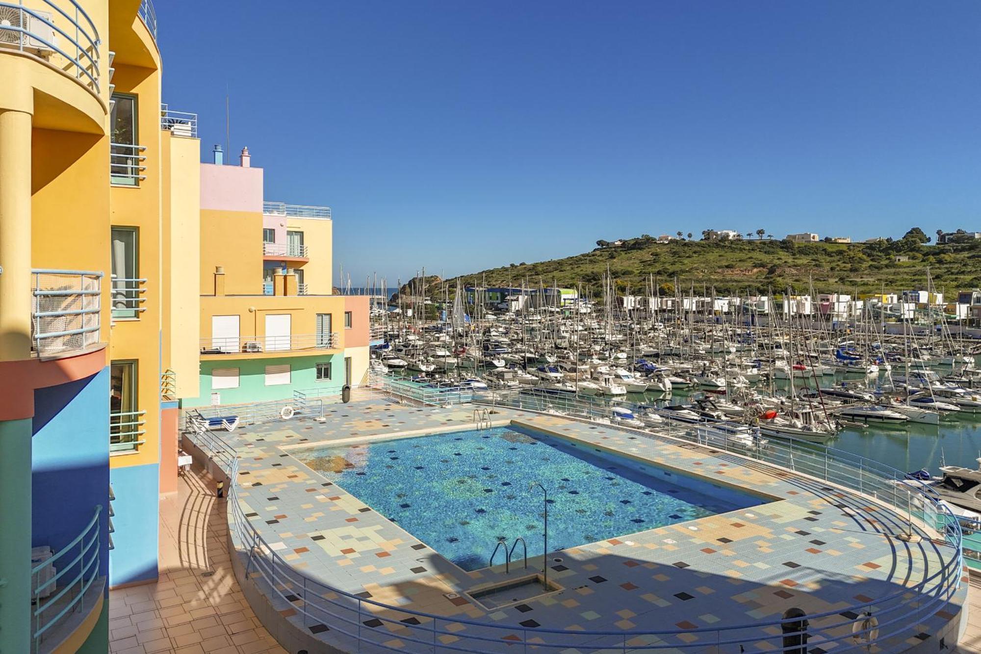 Marina Breeze Apartment With Pool - 900M From The Beach Albufeira Exteriör bild