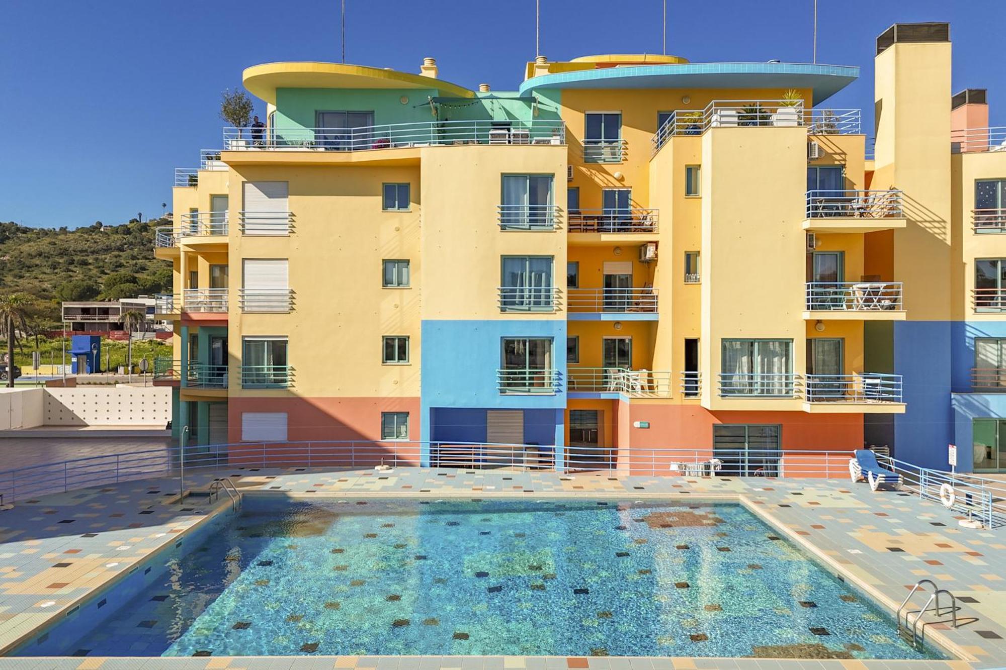 Marina Breeze Apartment With Pool - 900M From The Beach Albufeira Exteriör bild